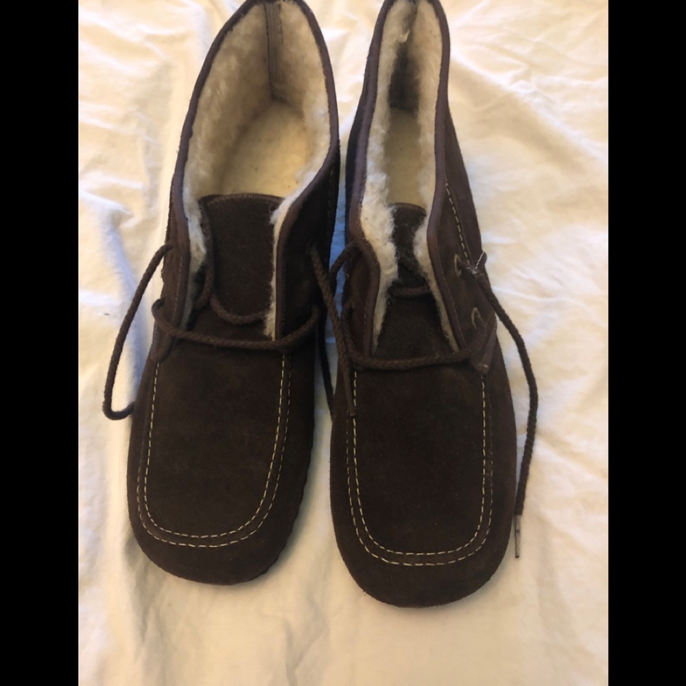 Vintage Daniel Green Outdoorables shoes. Size 5.